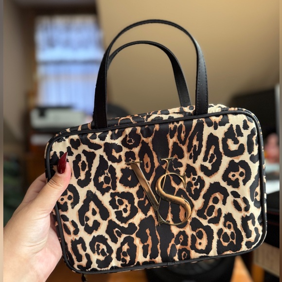 VICTORIA'S SECRET VANITY CASE - Picture 1 of 16